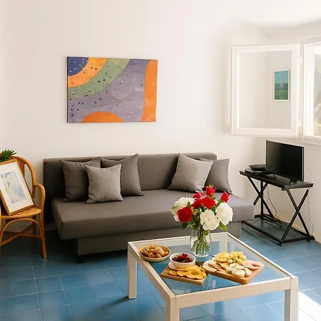 아파트 Cozy Seaside In A Family With Amenities